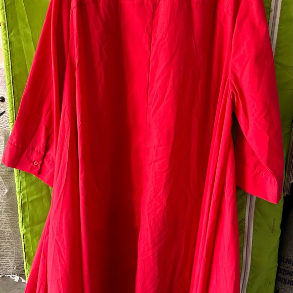 Beautiful Flowy Top with Tail - Picture 2 of 3